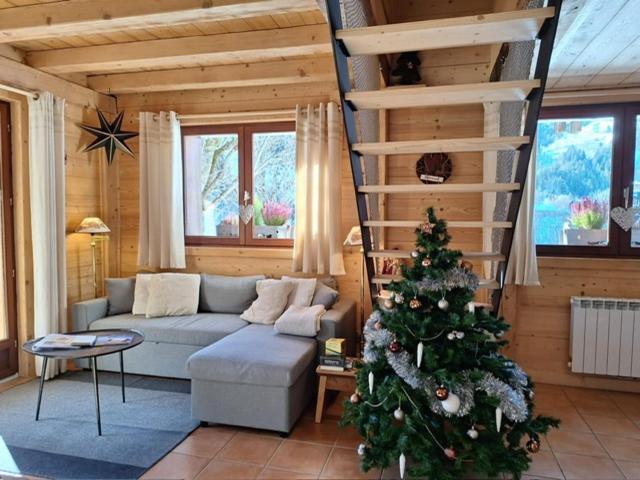 La Coufa, Spacieux Duplex En Chalet, Terrasse, Jardin, Vues Montagnes La Giettaz Exterior photo